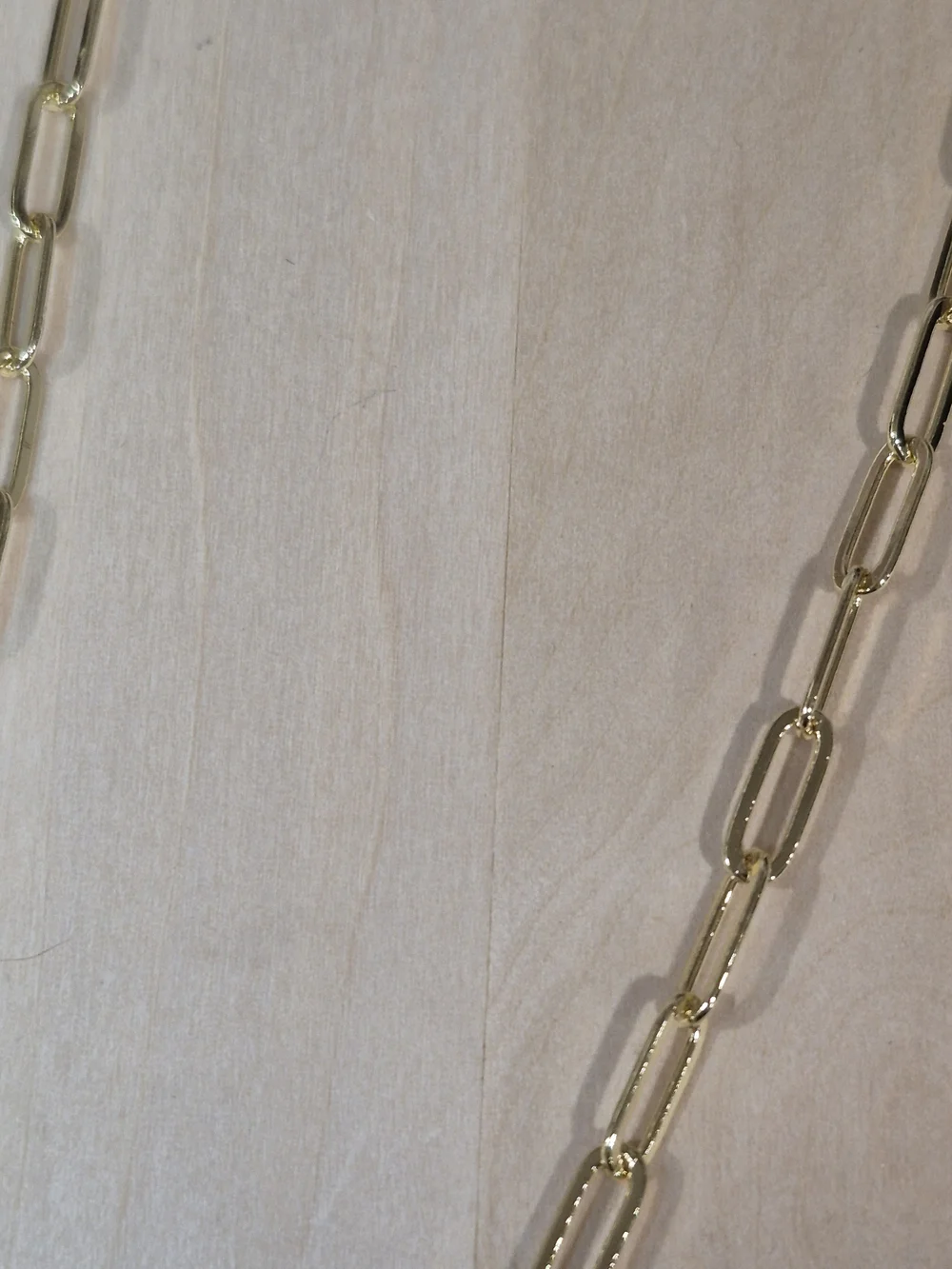 💛💛NEW💛💛 BEAUTIFUL!! Three CZ Minimalist PaperClip Necklace In GOLD Plating